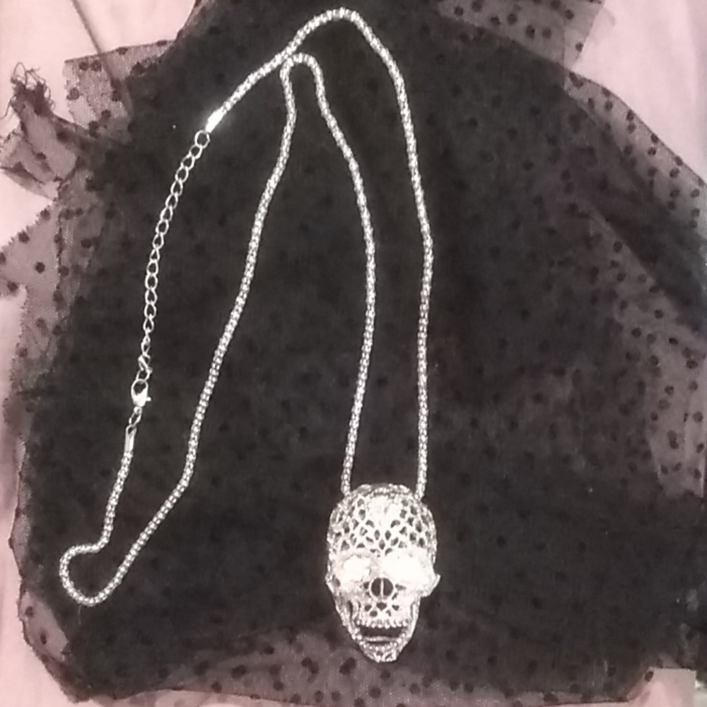 Skull necklace